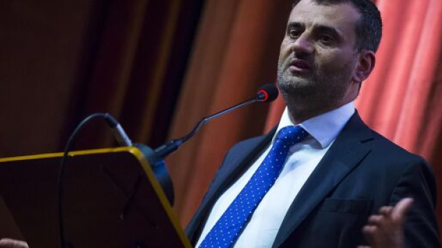 Bari, assembramenti sul lungomare: il sindaco Decaro costretto a chiamare i carabinieri