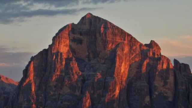 Cortina, 23enne muore travolto da una valanga a Tofana di Rozes