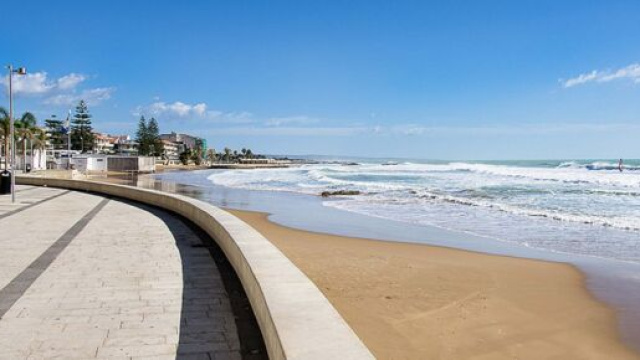 Fase 2, Pisa: nei fine settimana spiagge aperte solo per i residenti, tintarella vietata.