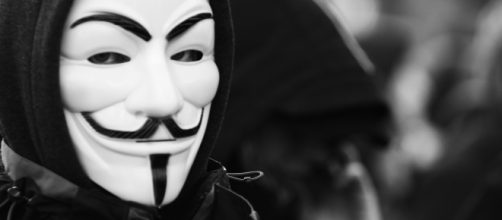 Anonymous amea&ccedil;a expor crimes da pol&iacute;cia dos EUA. (Arquivo Blasting News)