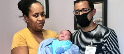 M&atilde;e de beb&ecirc; fala sobre filho com mais de 5 kg. (Divulga&ccedil;&atilde;o/Maternidade Gota de Leite)