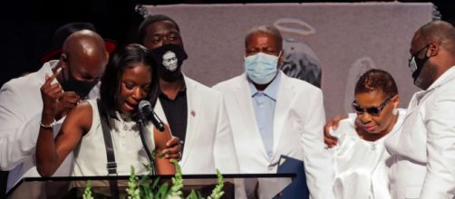 Familiares prestam as &uacute;ltimas homenagens a George Floyd. (Arquivo Blasting News)