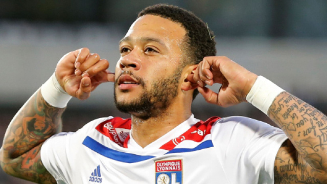 Milan, contatti con Depay: il calciatore potrebbe lasciare seriamente il Lione (Rumors).