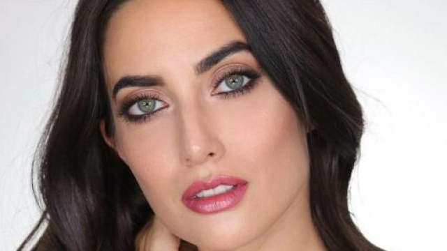 Giulia Valentina regala i prodotti che pubblicizza a una sua follower che non pu&ograve; permetterseli