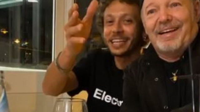 Valentino Rossi e Vasco Rossi a cena insieme.