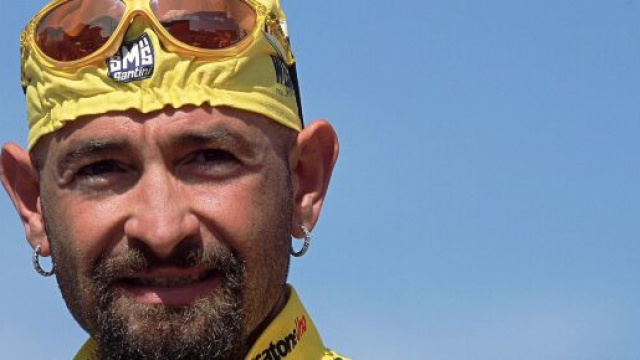 Marco Pantani, a Cesenatico un murales con la sua immagine.