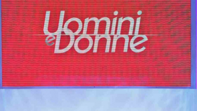 Uomini e Donne: da settembre giovani e senior potrebbero condividere la puntata.