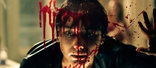 Ana Hartmann em cena da s&eacute;rie 'Reality Z'. (Arquivo Blasting News)