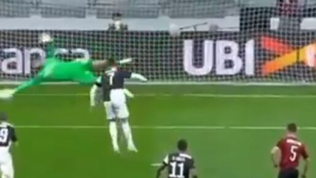 Donnarumma para il rigore di Cristiano Ronaldo