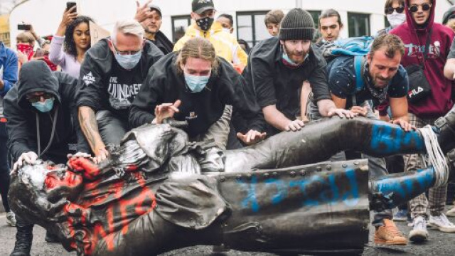 Le discriminazioni non si sconfiggono abbattendo le statue, ma conoscendo la storia