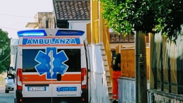 Lecce, prende il sole sul balcone: 32enne trovata senza vita.