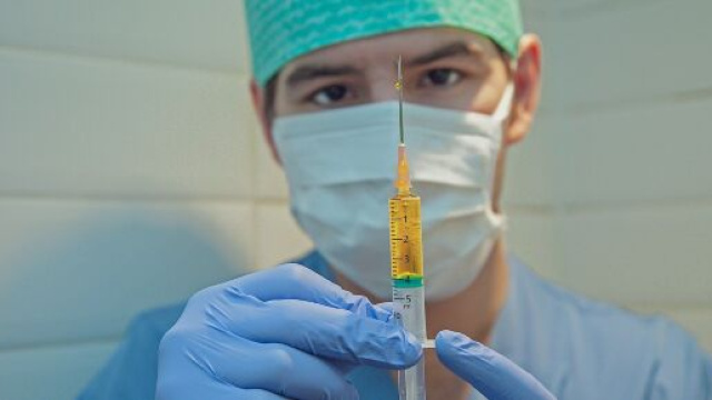Vaccino coronavirus da Oxford: prima tranche potrebbe arrivare entro l'autunno.