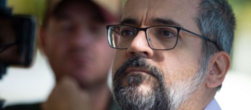 Abraham Weintraub participou dos atos a favor do governo Bolsonaro sem m&aacute;scara de prote&ccedil;&atilde;o e foi multado. (Arquivo Blasting News)