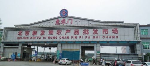 Rebrote de coronavirus en Pek&iacute;n en Xinfadi, por N509FZ - Own work, CC BY-SA 4.0, https://commons.wikimedia.org/w/index.php?curid=71401419