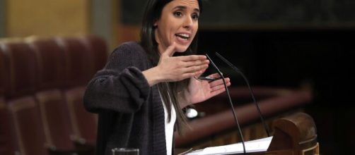 Irene Montero, Ministra de Igualdad, achaca el uso de drogas de las mujeres a la desigualdad en una gu&iacute;a