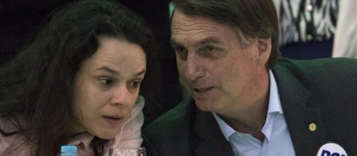 Jana&iacute;na Paschoal afirma que Bolsonaro a bloqueou no Twitter. (Arquivo Blasting News)