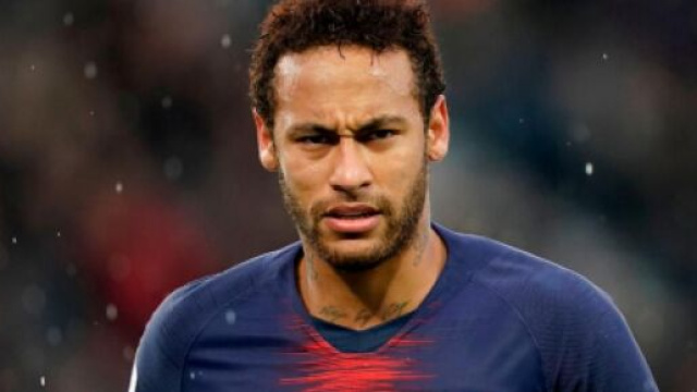 Neymar, punta brasiliana del Paris Saint Germain.