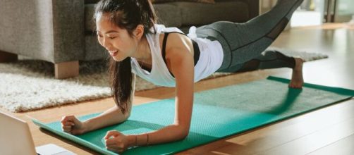 Treinar em casa pode agregar in&uacute;meros benef&iacute;cios. (Arquivo Blasting News)
