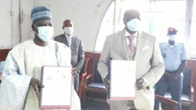 Signature du partenariat Minjec-CAMPOST (c) Minjec