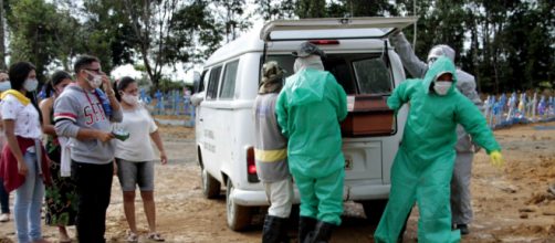 Governo brasileiro recua e admite ascens&atilde;o da Covid-19. (Arquivo Blasting News)