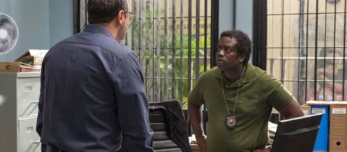 Leandro Firmino deu vida ao detetive Tom&aacute;s Gomes em '&Oacute;rf&atilde;os da Terra'. (Reprodu&ccedil;&atilde;o/TV Globo)