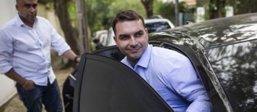 Fl&aacute;vio Bolsonaro decide depor sobre caso envolvendo rachadinhas. (Arquivo Blasting News)