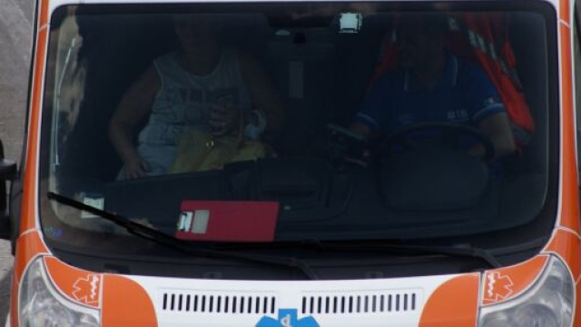 Bari, incidente stradale sulla statale 100: muore una donna di 45 anni.