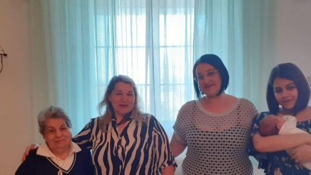 Brindisi, partorisce una bimba a 15 anni. La madre ha 34 anni.