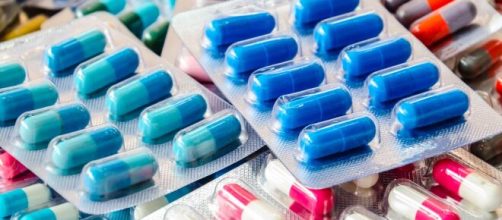 Senado aprova projeto de lei que suspende reajuste em medicamentos. (Arquivo Blasting News)