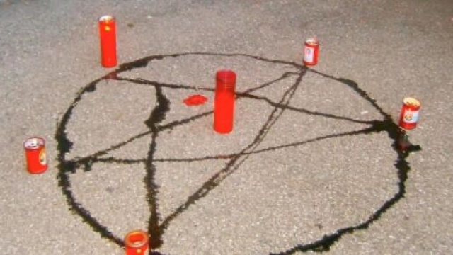 Firenze, abusi e violenze: arrestato giovane capo di setta satanica.
