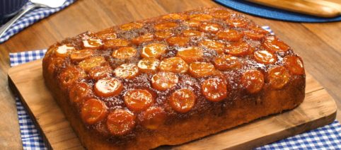 Receita de bolo de banana caramelada