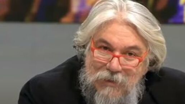 Alessandro Meluzzi sottolinea i rischi dell'obbligo dell'usco della mascherina per i bambini.