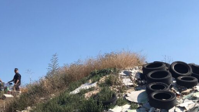 Brindisi, traffico e smaltimento illecito di rifiuti: arrestati padre e figlio a San Pietro Vernotico.