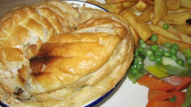 Pasticcio di carne e rognone, una prelibatezza della cucina britannica.