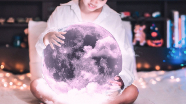 L'oroscopo del giorno 11 giugno, predizioni 2^ sestina: Luna in Pesci, Bilancia 'vola'.