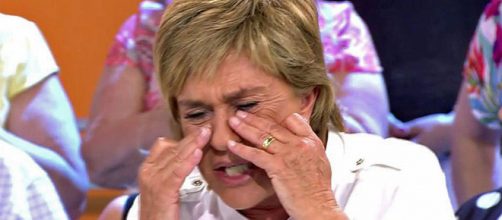 Chelo Garc&iacute;a Cort&eacute;s llorando durante una de sus intervenciones en 'S&aacute;lvame'.