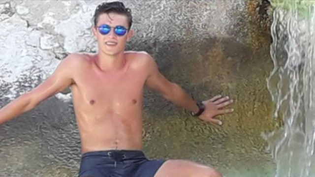 Fondi: 19enne perde la vita in uno scontro tra scooter e furgone.