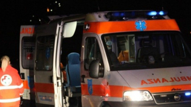 Incidente a Roma, ragazzo di 14 anni travolto da un'auto sulle strisce pedonali.