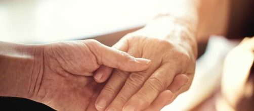 Casal morre de m&atilde;os dadas no Estados Unidos. (Arquivo Blasting News)