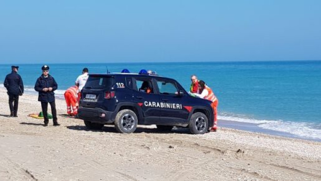 Venezia, turista di 87 anni perde la vita in spiaggia a Caorle.