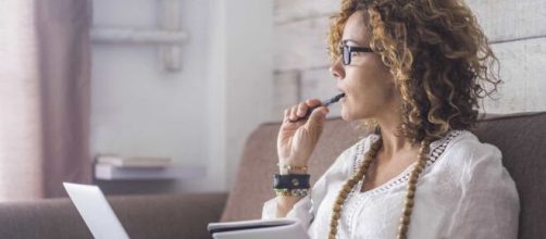 Aprovada prioridade para mulher chefe de fam&iacute;lia em aux&iacute;lio emergencial. (Arquivo Blasting News)