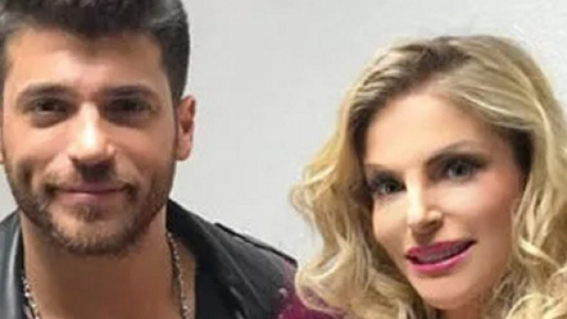 L'attore turco Can Yaman ha stregato la show girl Francesca Cipriani.