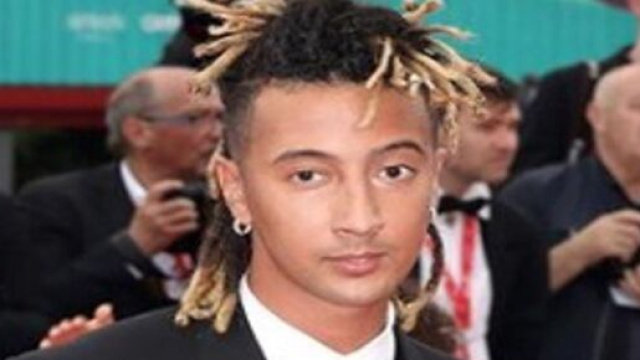 Ghali aggredito da una fan nella sua villa a Milano: la ragazza &egrave; stata rilasciata.