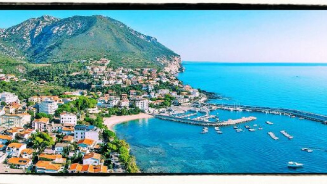 Le 60 lavoratrici lavoravano in un resort di Cala Gonone.