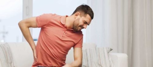 Dor nas costas: 5 dicas de alongamento para aliviar o desconforto. (Arquivo Blasting News)