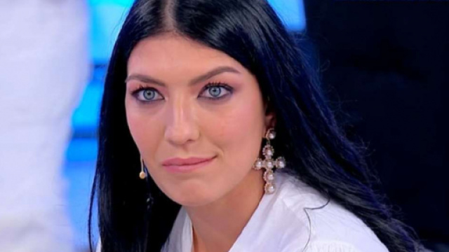 Uomini e Donne, Deianira su Giovanna: 'La gente &egrave; stufa, pure la Mennoia &egrave; disgustata'.
