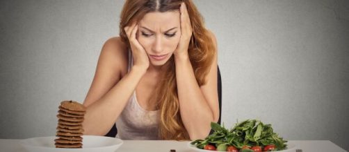 Comer antes de dormir &eacute; sempre um dilema. (Arquivo Blasting News)