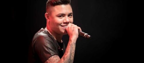 Felipe Ara&uacute;jo far&aacute; live neste s&aacute;bado. (Arquivo Blasting News)