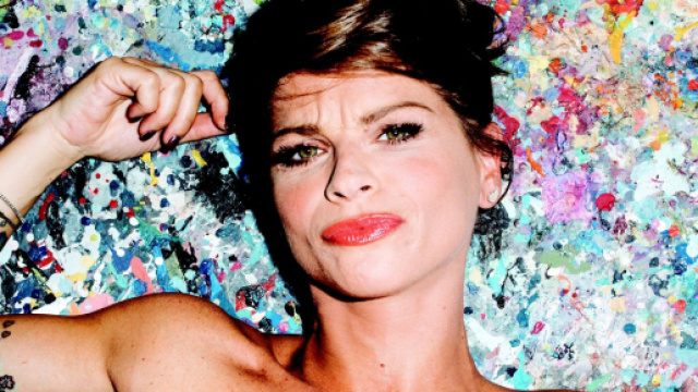 Il taglio corto: il box bob e la tonalit&agrave; honey blonde per l'estate 2020