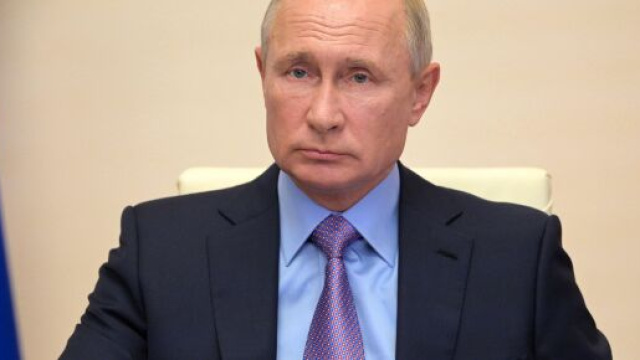 Si registra a Mosca il primo vaccino anti Covid testato anche dalla figlia di Putin.